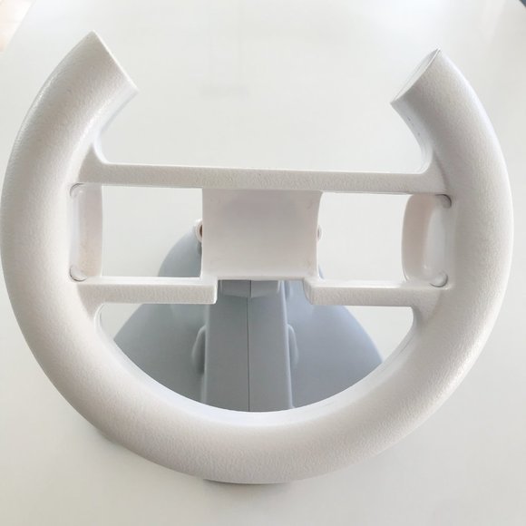 dreamGEAR - Nintendo Wii Racing Wheel (white) with Suction Mounts For Stability - Picture 8 of 10